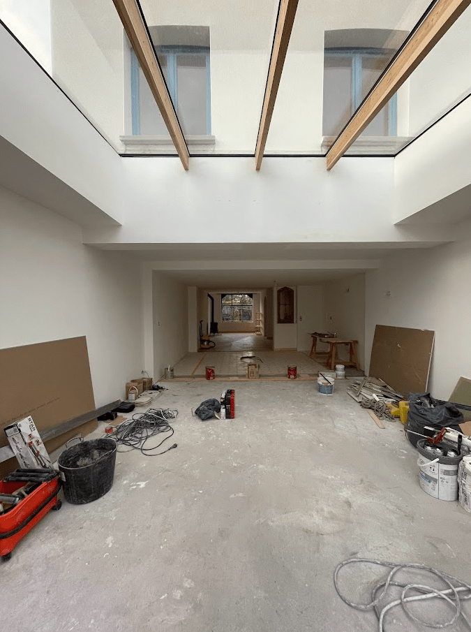 Rénovation complète d'une maison de 175m² à Bondues.

Double extension aux 1er et 2ème étage.

Fourniture et pose d'une verrière en toiture.